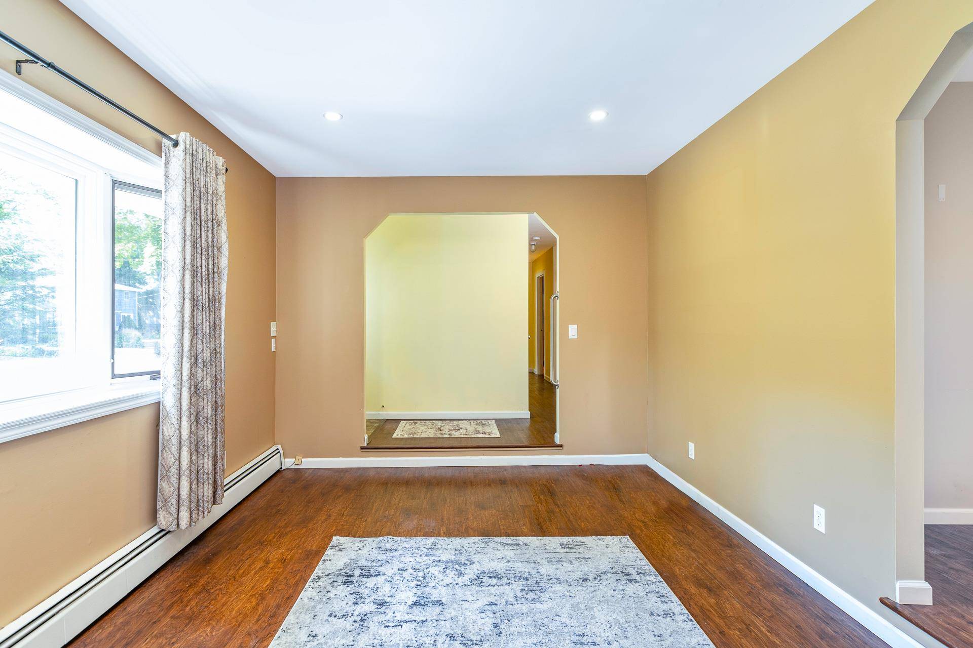 Moriches, NY 11955,23 4th ST