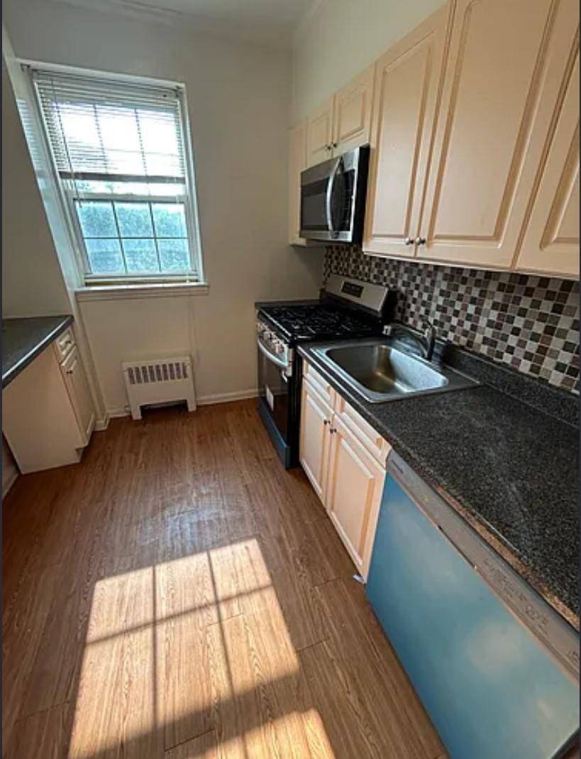 New Rochelle, NY 10805,230 Pelham RD #3D