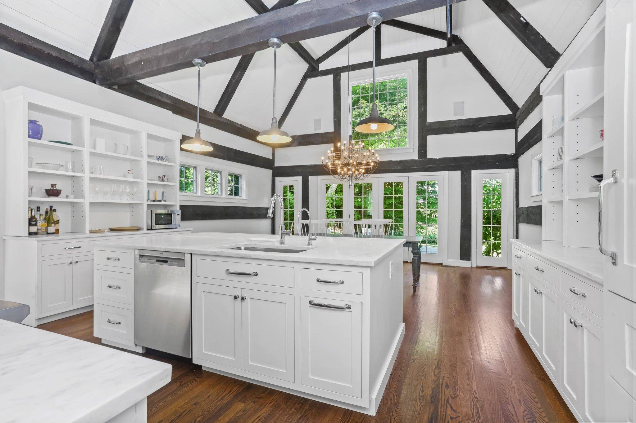 Pound Ridge, NY 10576,382 Long Ridge RD
