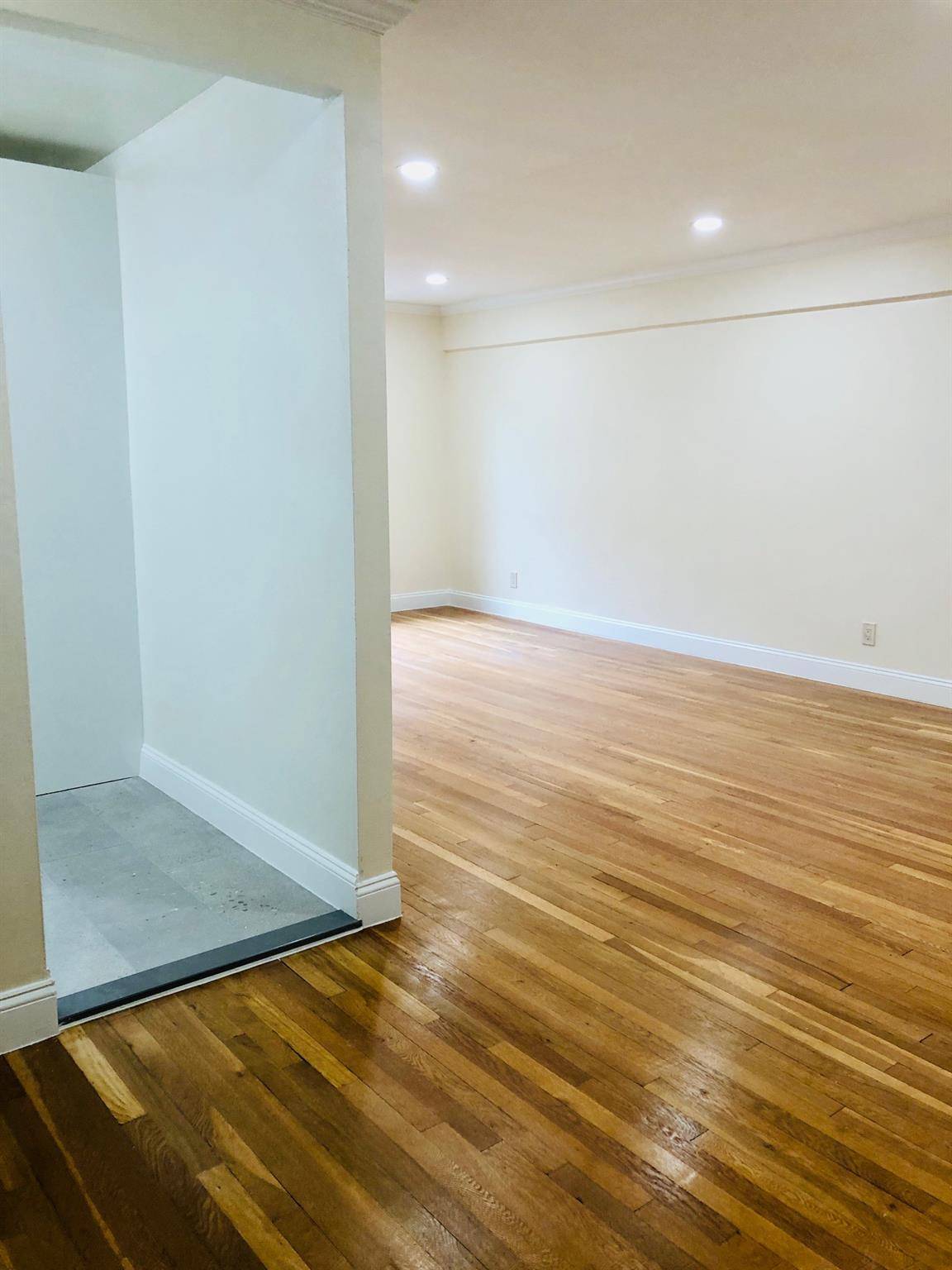 Yonkers, NY 10704,1296 Midland AVE #A3