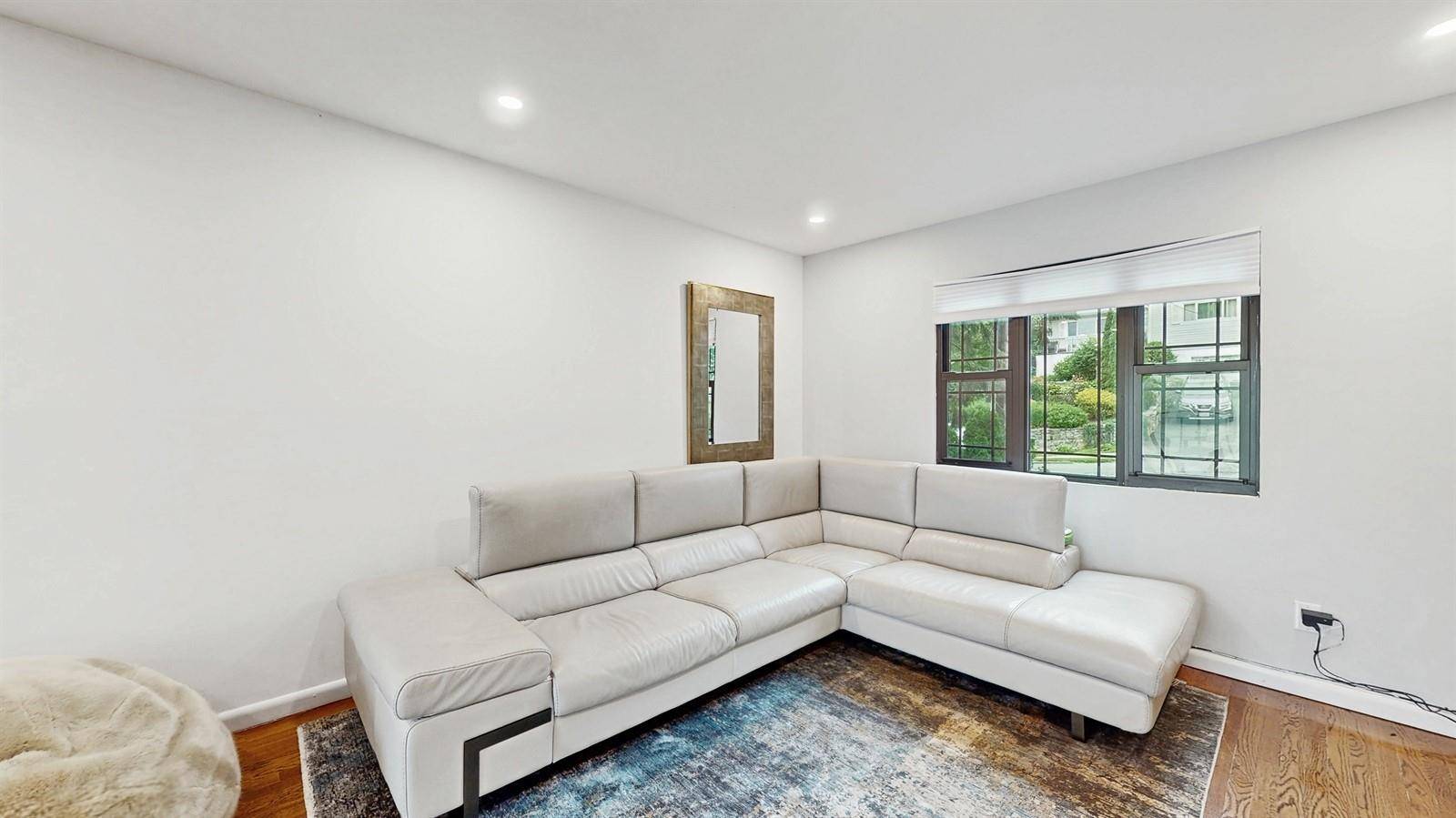 Yonkers, NY 10701,17 Arthur PL