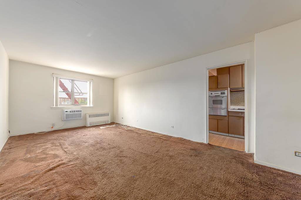 Howard Beach, NY 11411,86-10 151st #6B