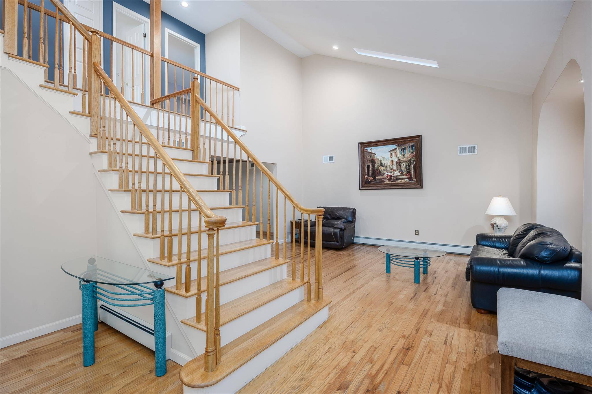 Smithtown, NY 11787,9 Aron ST