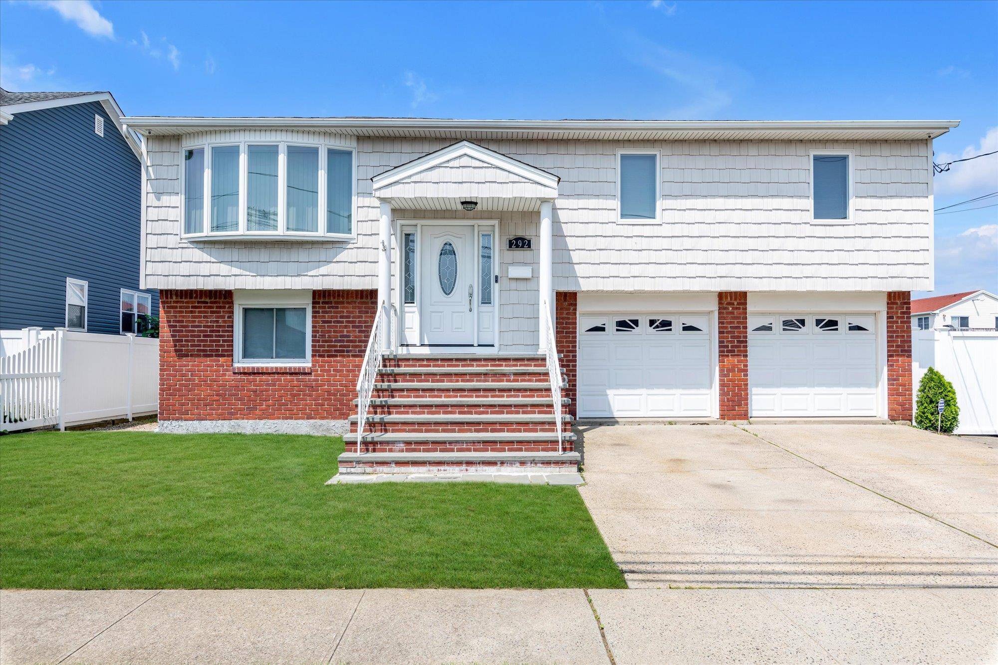 Freeport, NY 11520,292 Arthur ST
