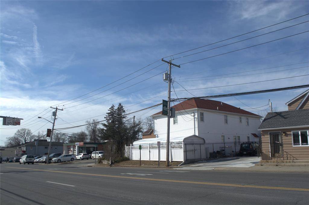 Albertson, NY 11507,837 Willis AVE
