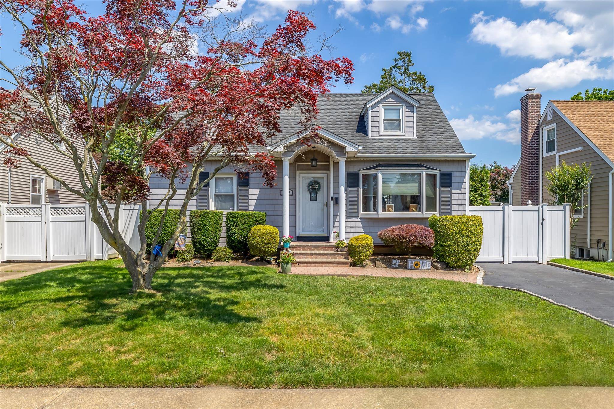 Wantagh, NY 11793,2155 Maple ST