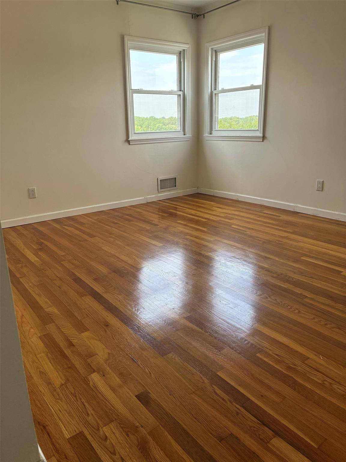 Flushing, NY 11354,141-31 25th RD