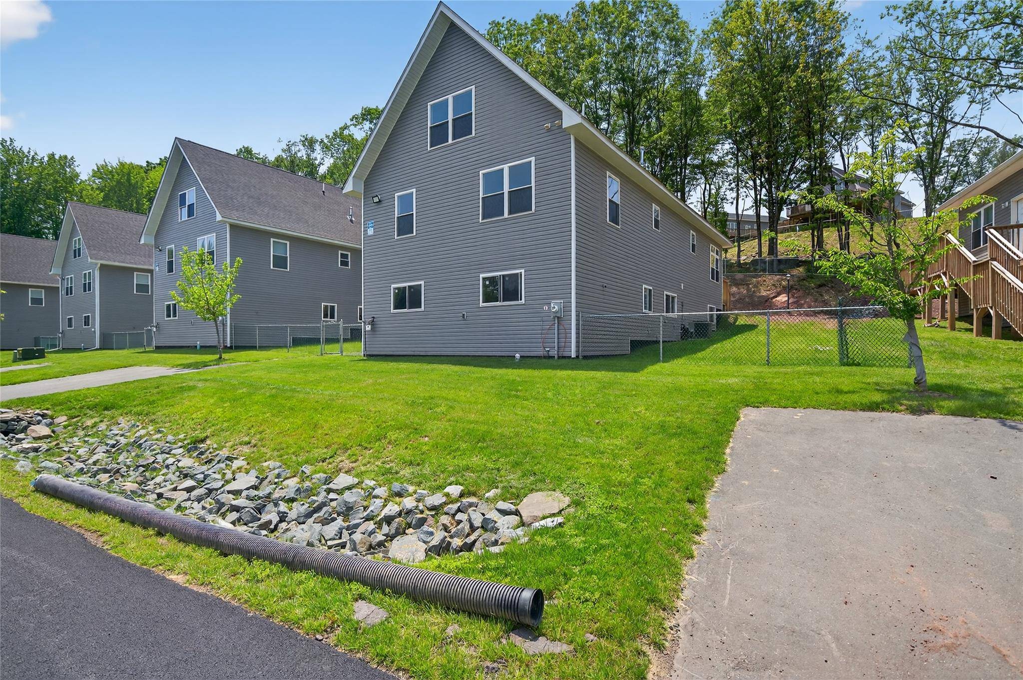 Fallsburg, NY 12733,22 Torah CIR