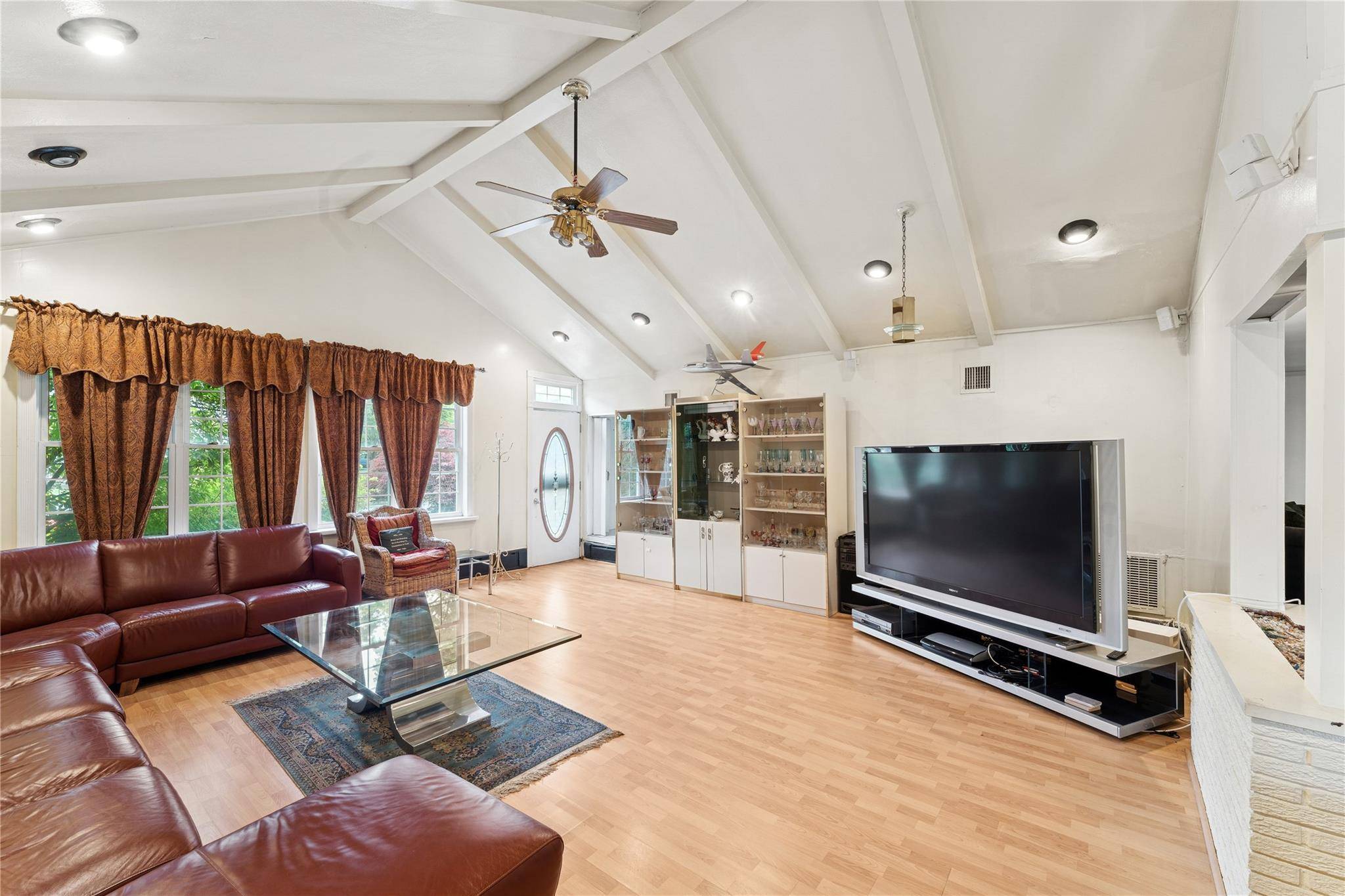 Malverne, NY 11565,767 Cornwell AVE