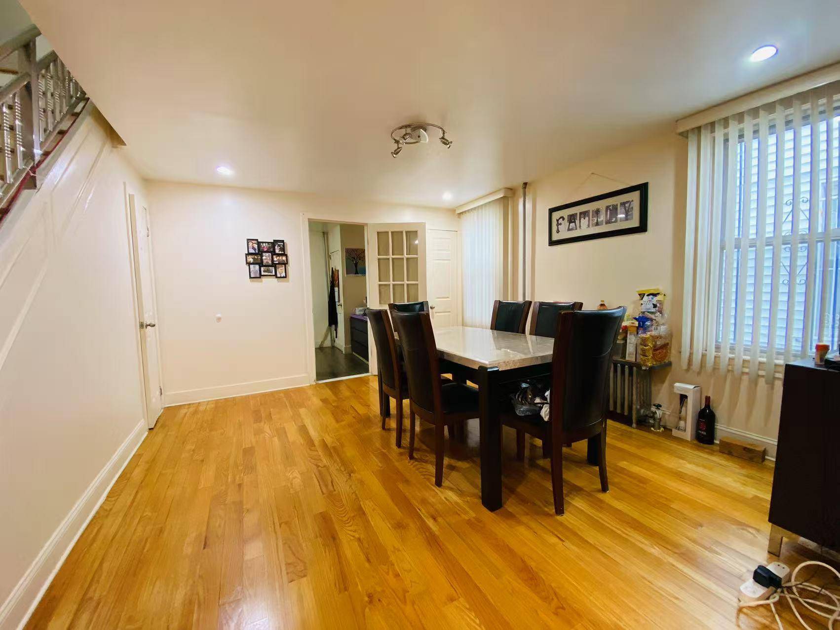 Richmond Hill S., NY 11419,101-25 126 ST
