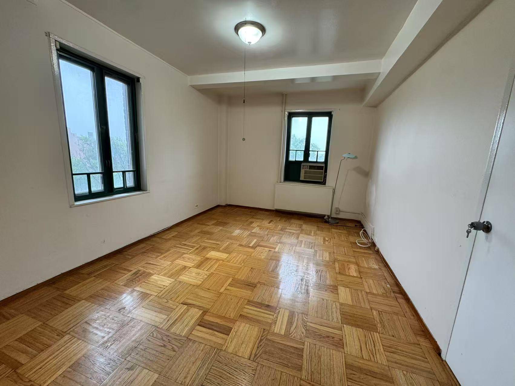 Bronx, NY 10462,1505 Archer RD #6B