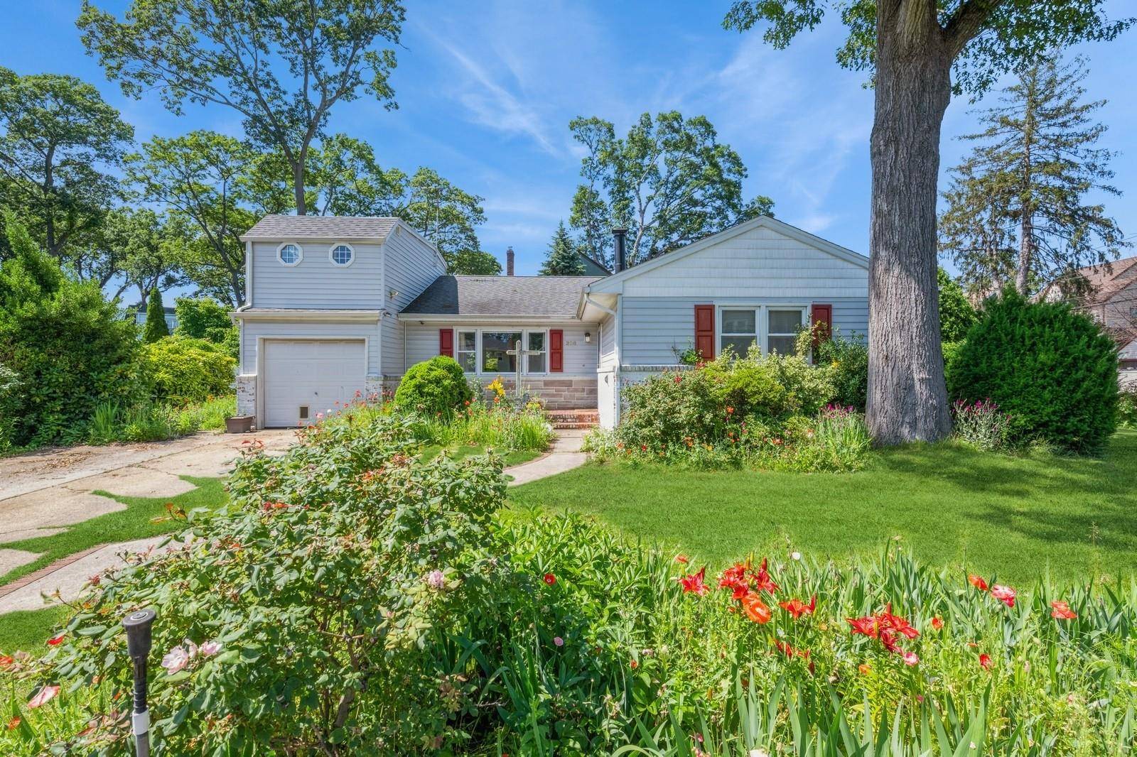 West Hempstead, NY 11552,306 Garfield AVE