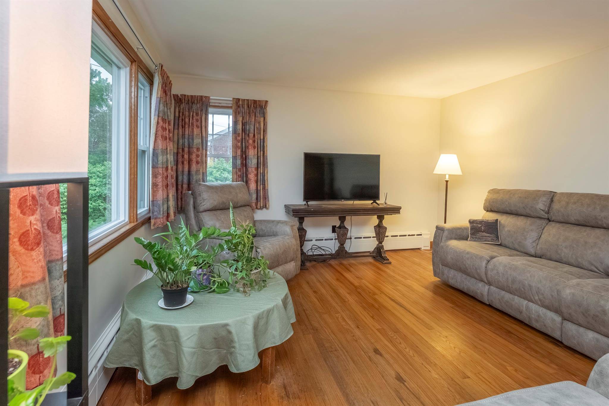 Kingston, NY 12401,1076 Decker ST