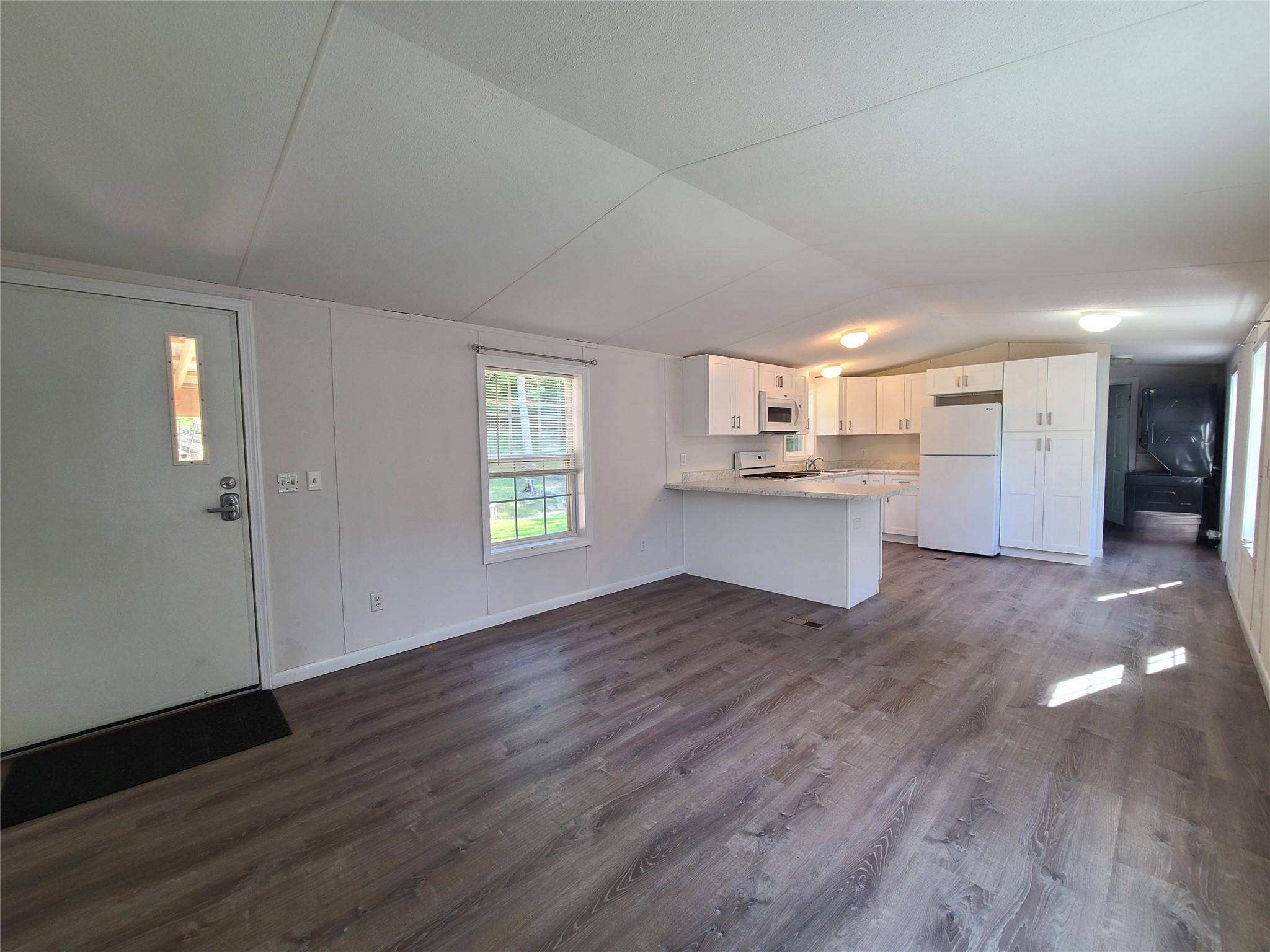 Cochecton, NY 12726,497 New Turnpike RD