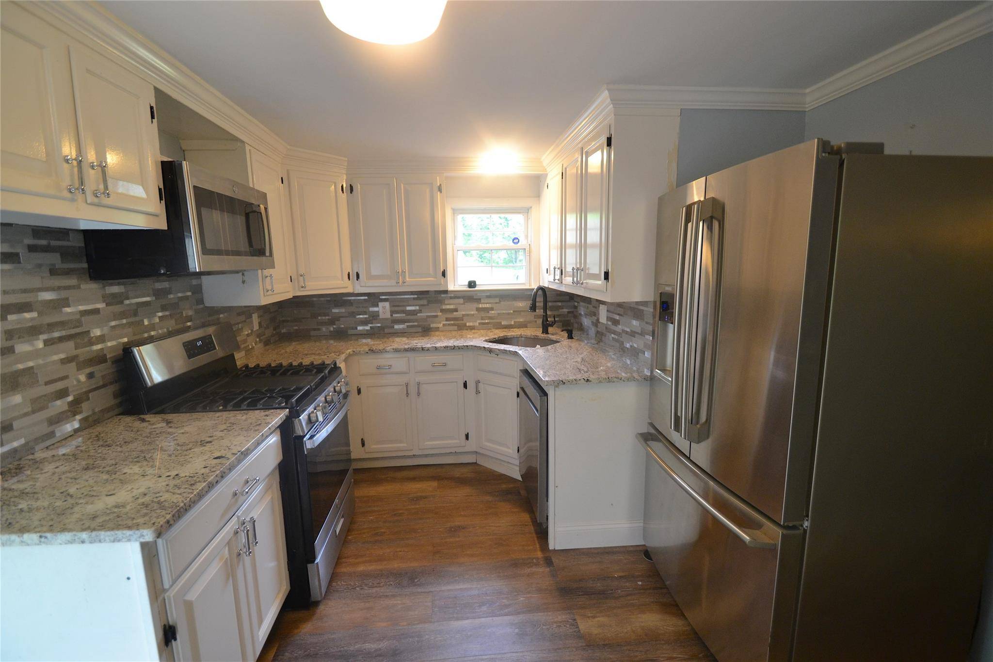 Lloyd Harbor, NY 11743,327 W Neck RD