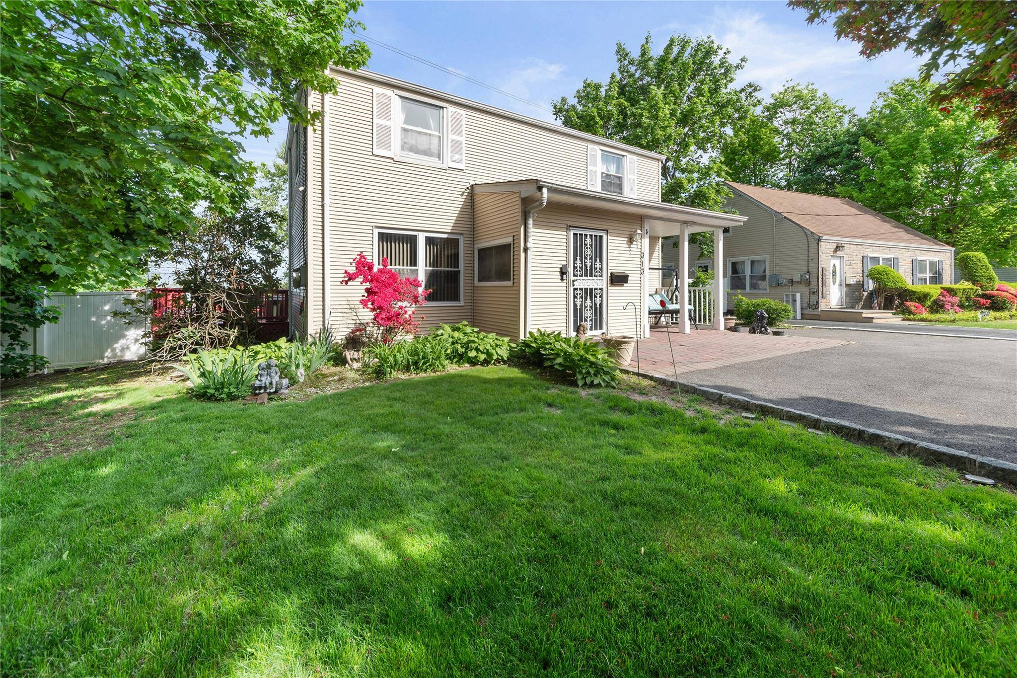 Yonkers, NY 10710,313 Concord RD