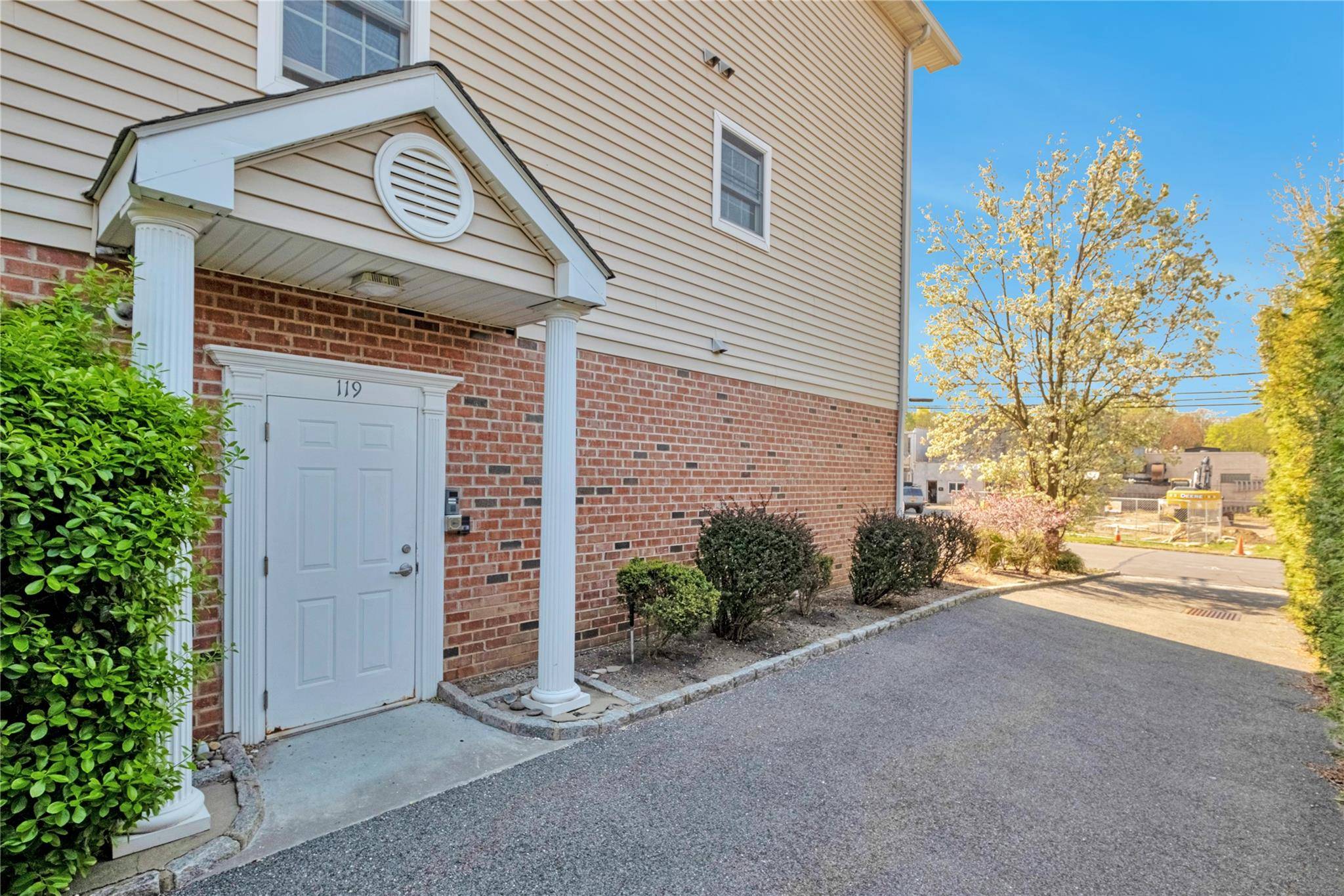 Scarsdale, NY 10583,119 Montgomery AVE #B