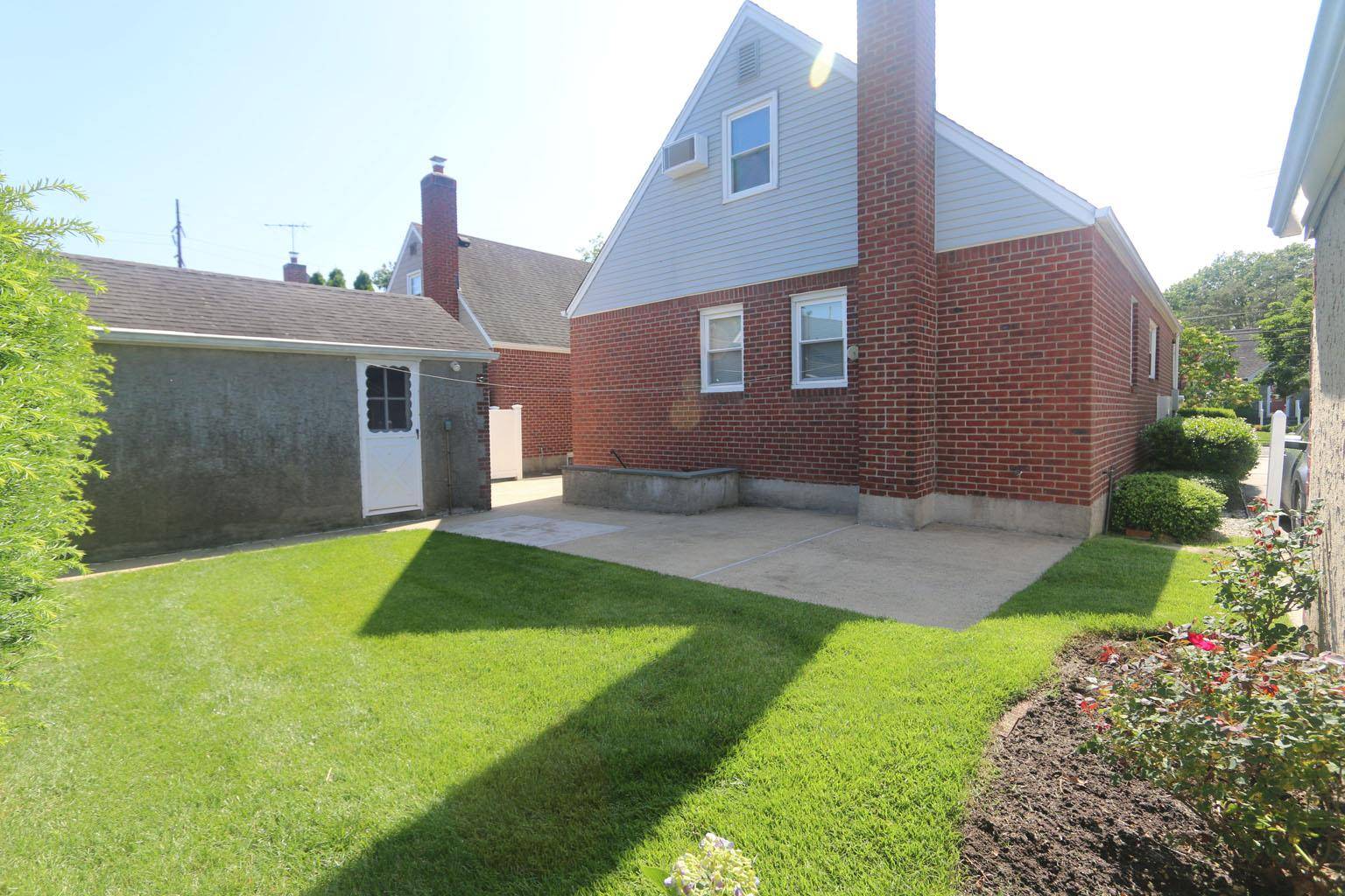 Stewart Manor, NY 11530,16 Elton RD