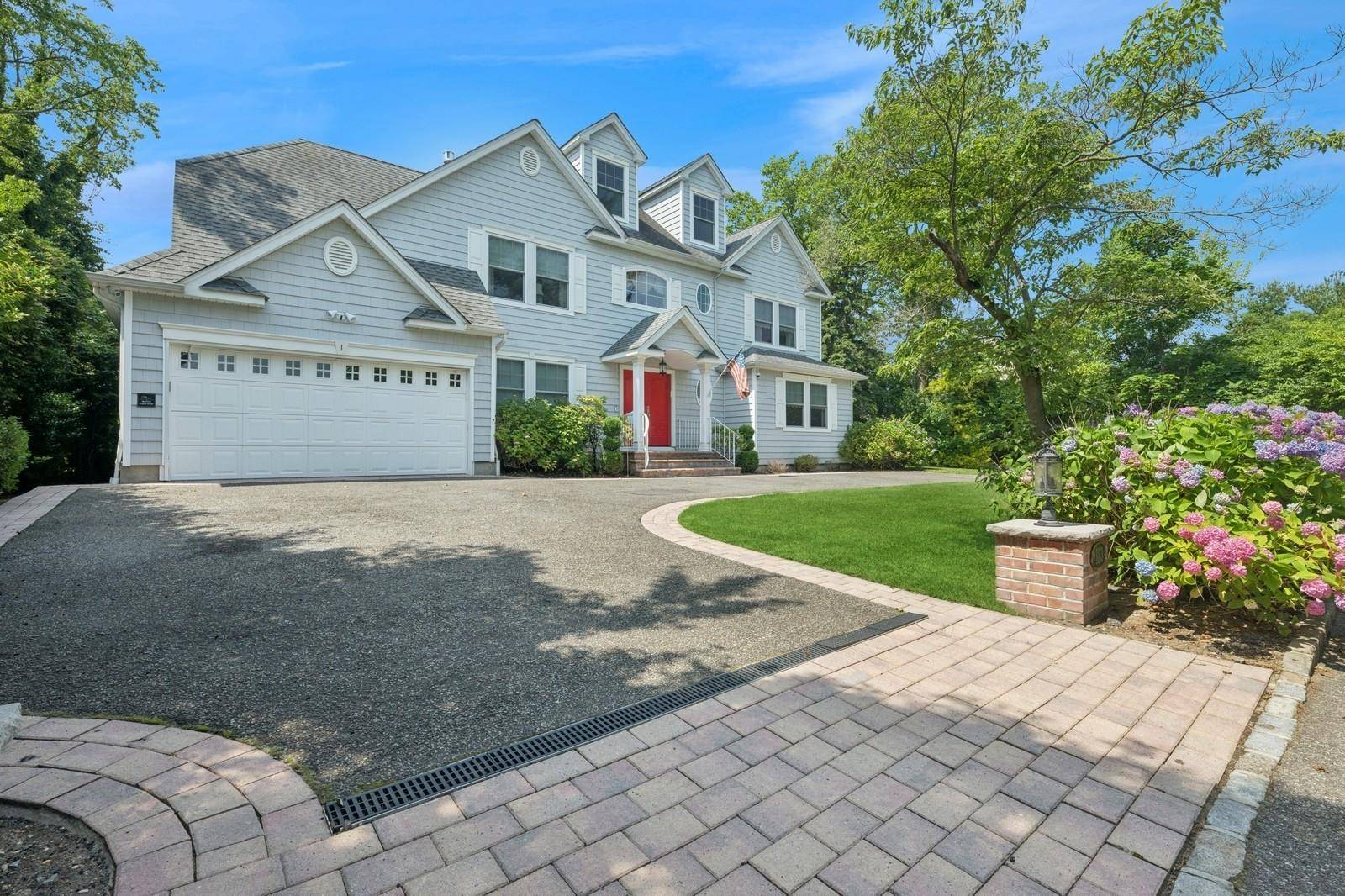 Hewlett Harbor, NY 11557,123 Lake DR