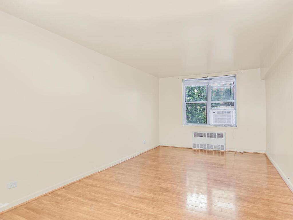 Bronx, NY 10460,1425 Thieriot AVE #2J