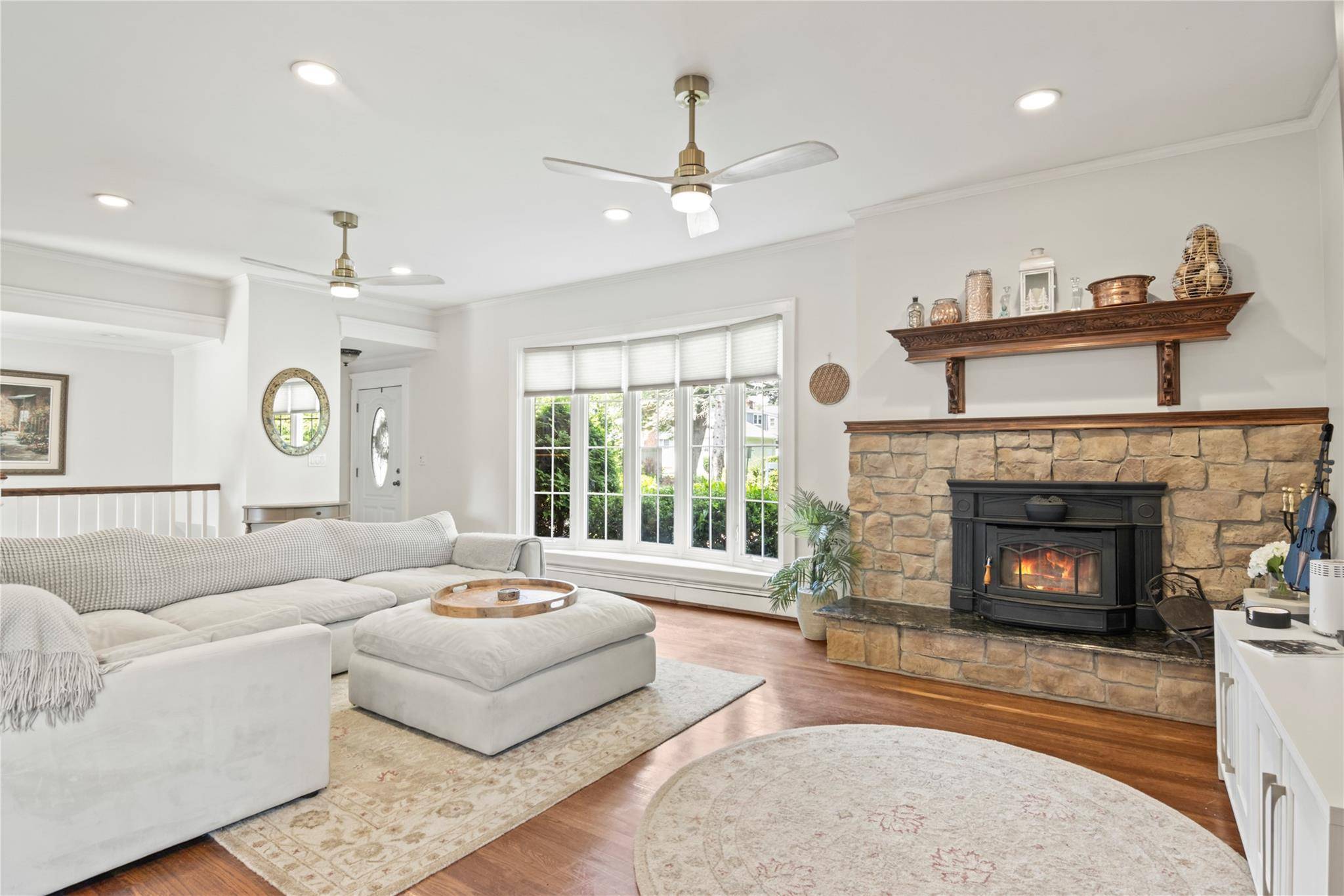 Locust Valley, NY 11560,105 Midway AVE