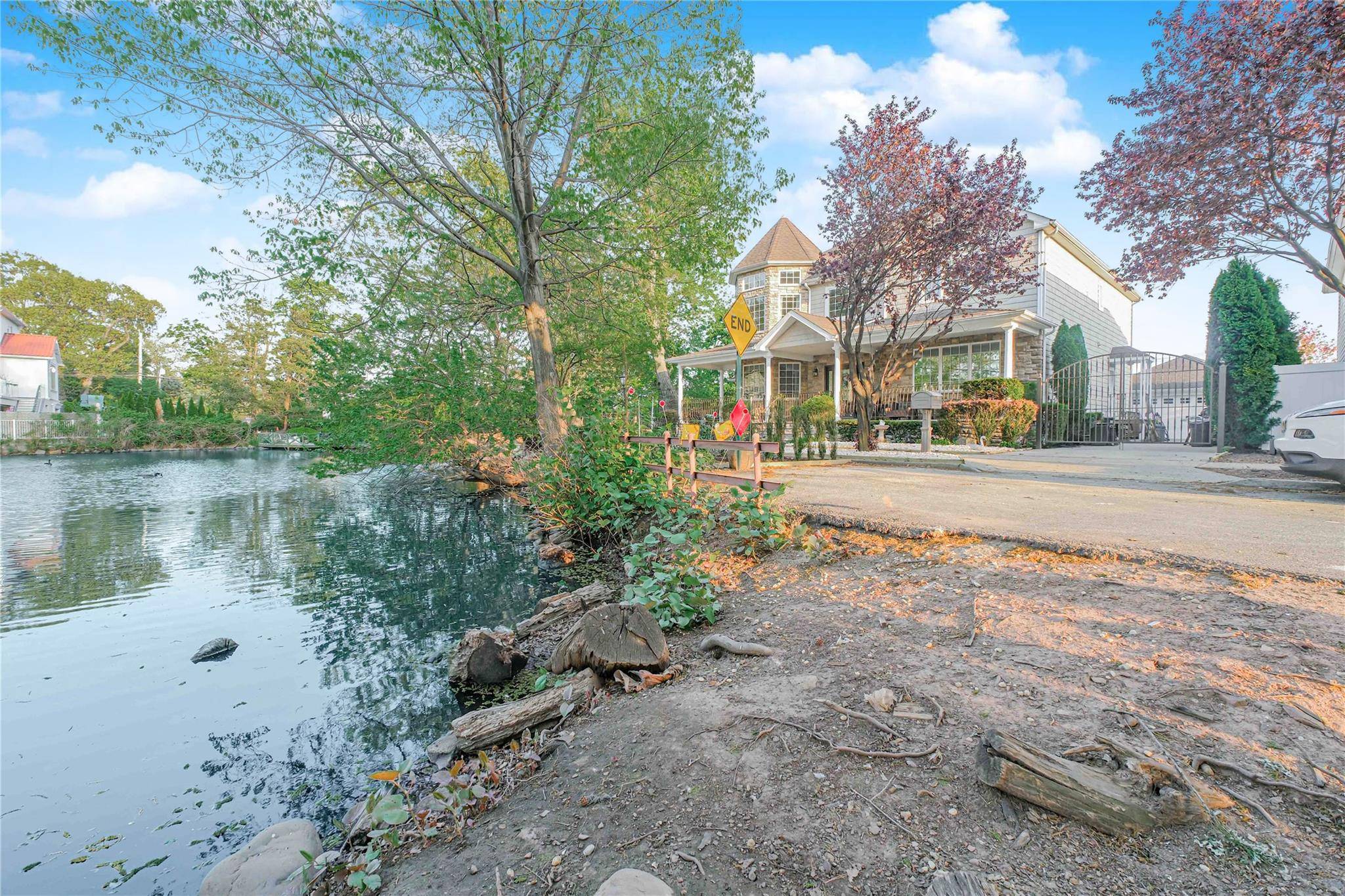 Staten Island, NY 10305,66 Normalee RD