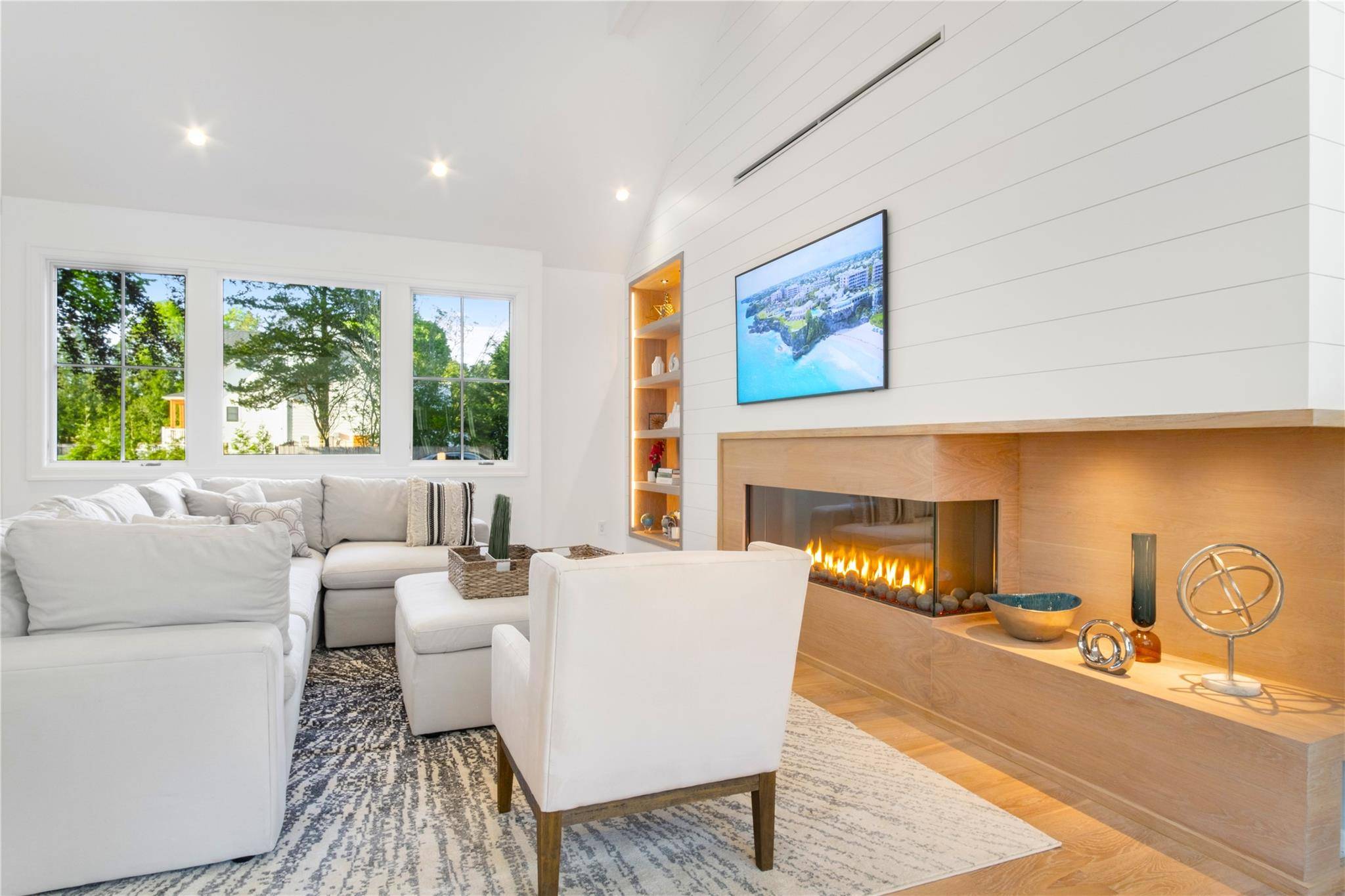 East Quogue, NY 11942,16 Walker CT