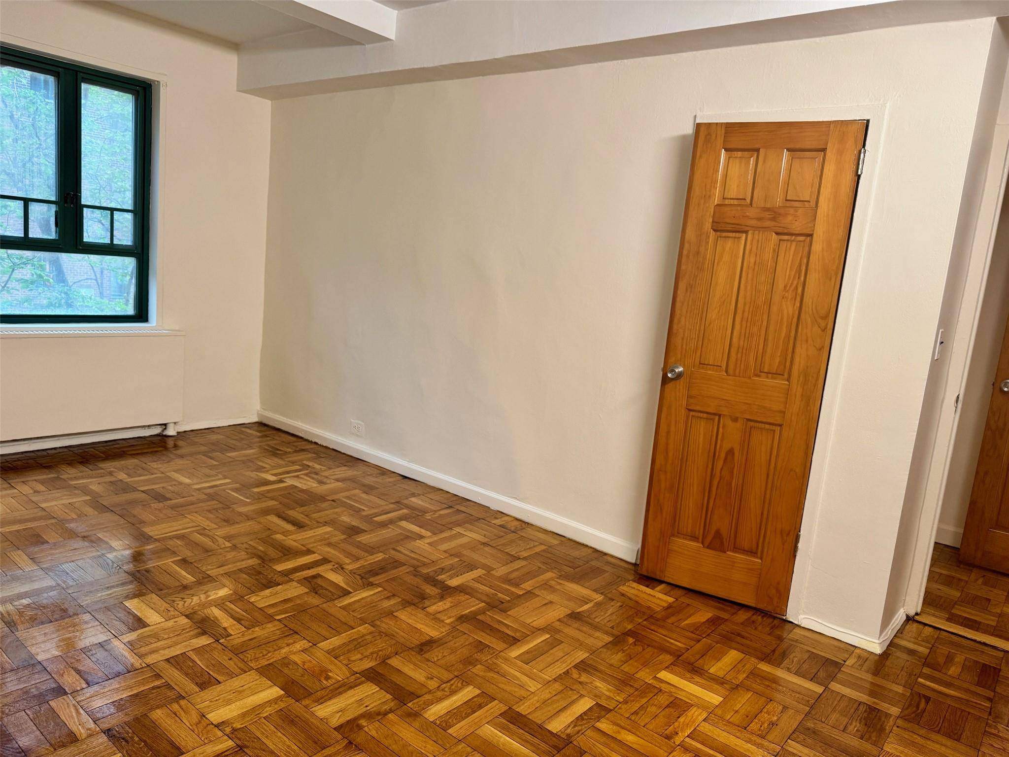 Bronx, NY 10462,2140 E Tremont AVE #1A