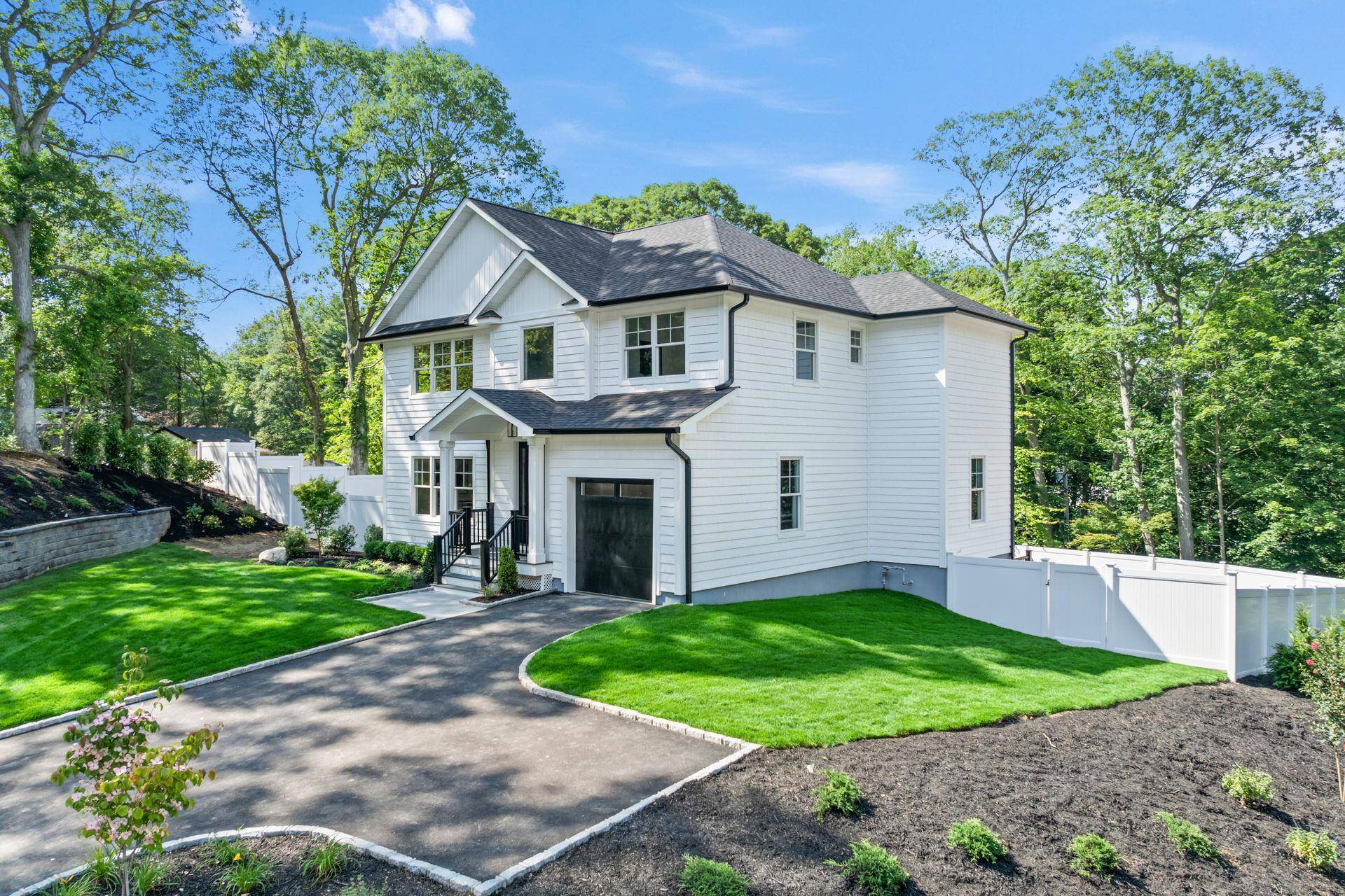 Northport, NY 11768,30 Middleville RD