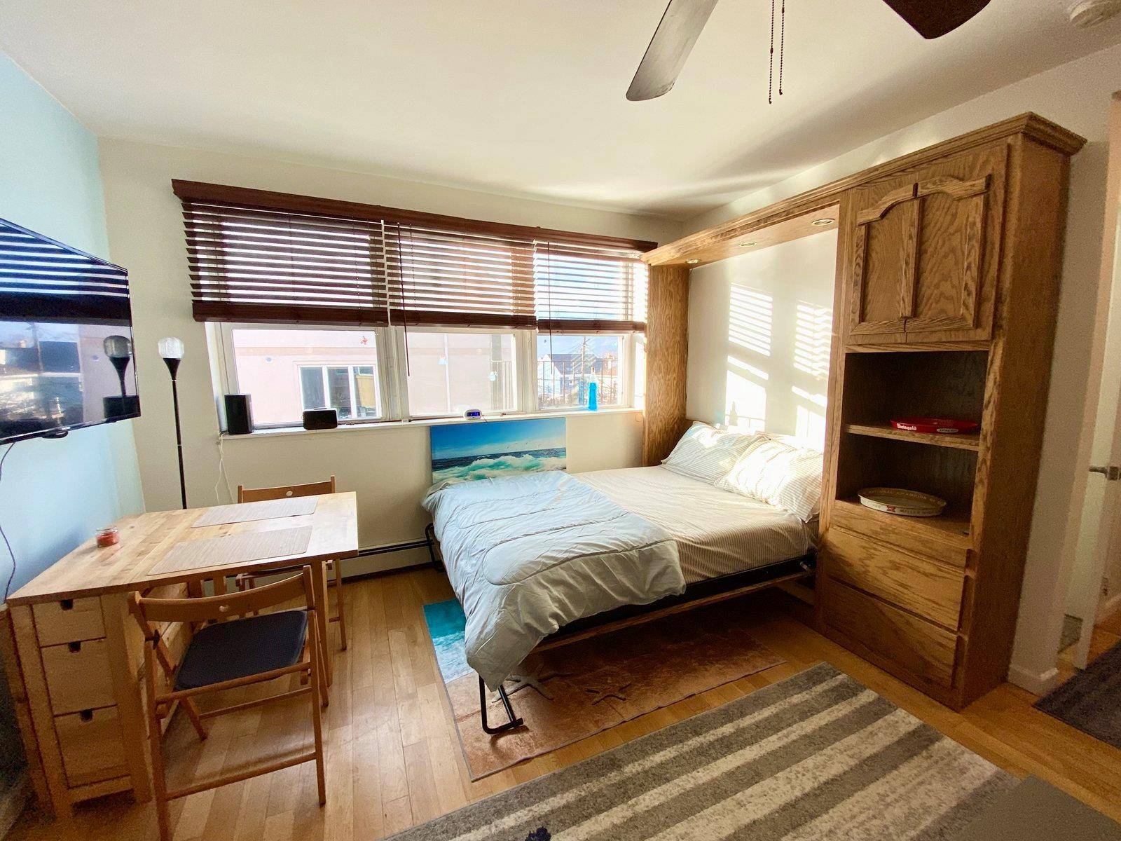 Long Beach, NY 11561,255 W Broadway #303