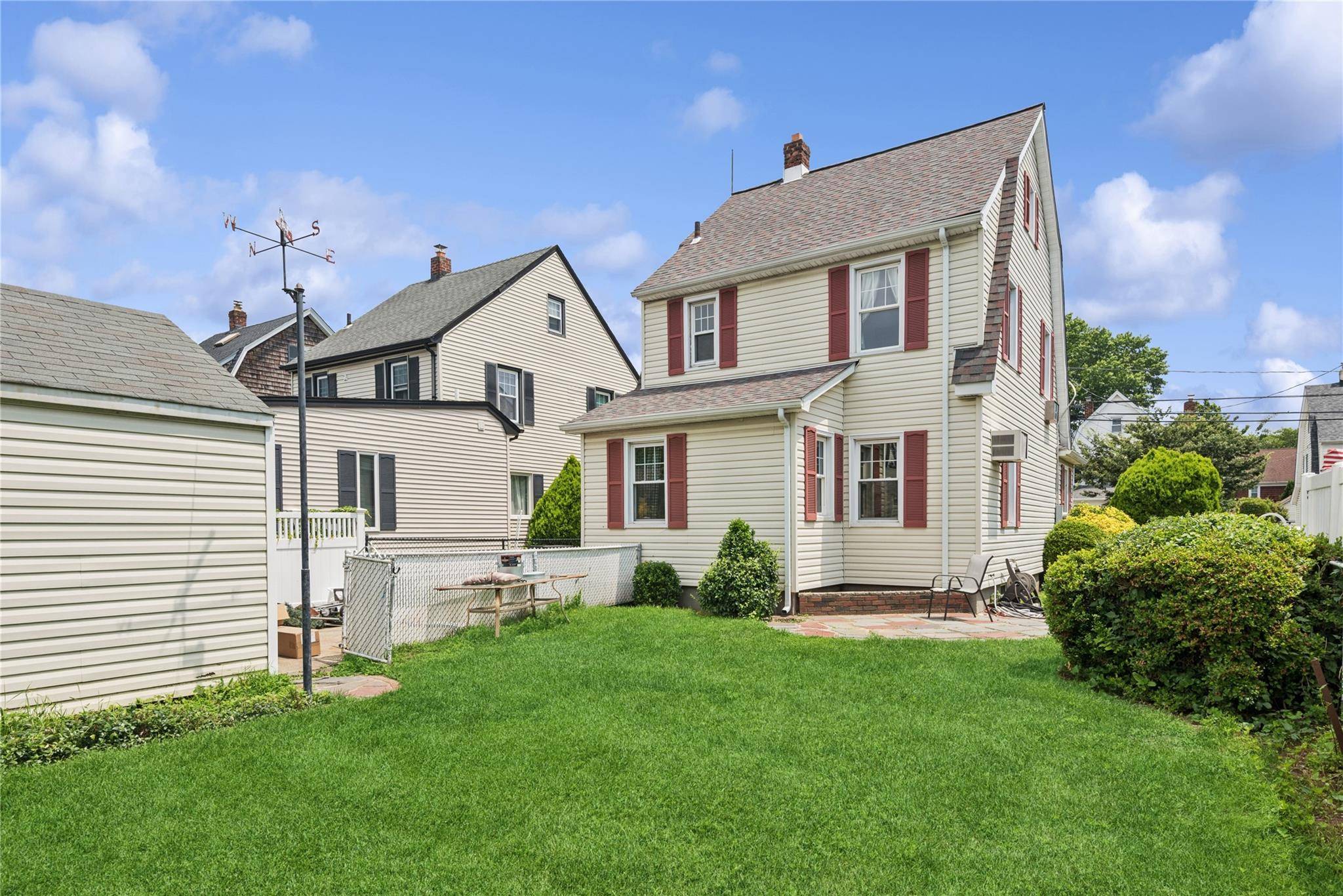 Mineola, NY 11501,35 Juniper AVE