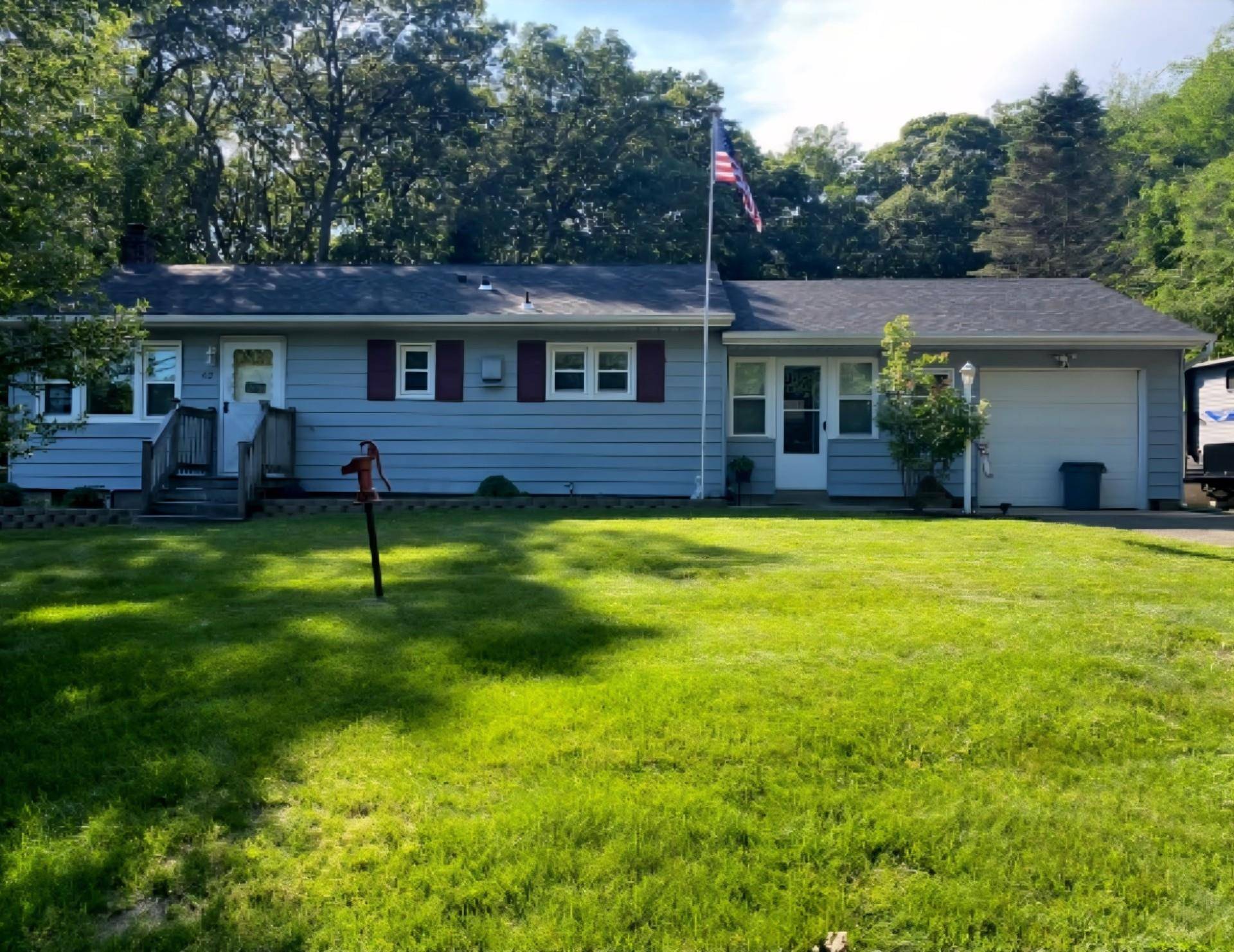 Sound Beach, NY 11789,62 Hempstead DR