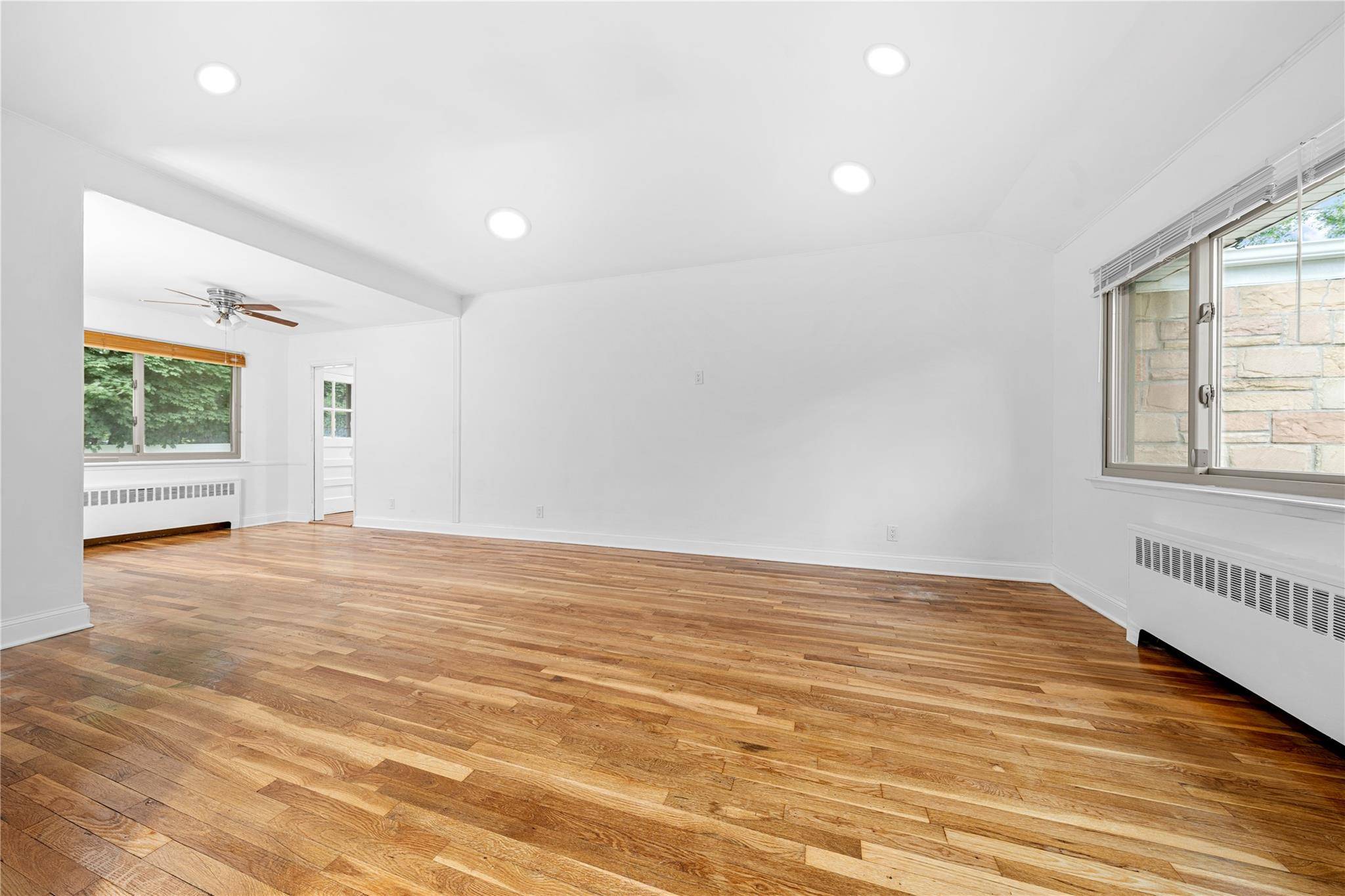 West Hempstead, NY 11552,729 Janos LN