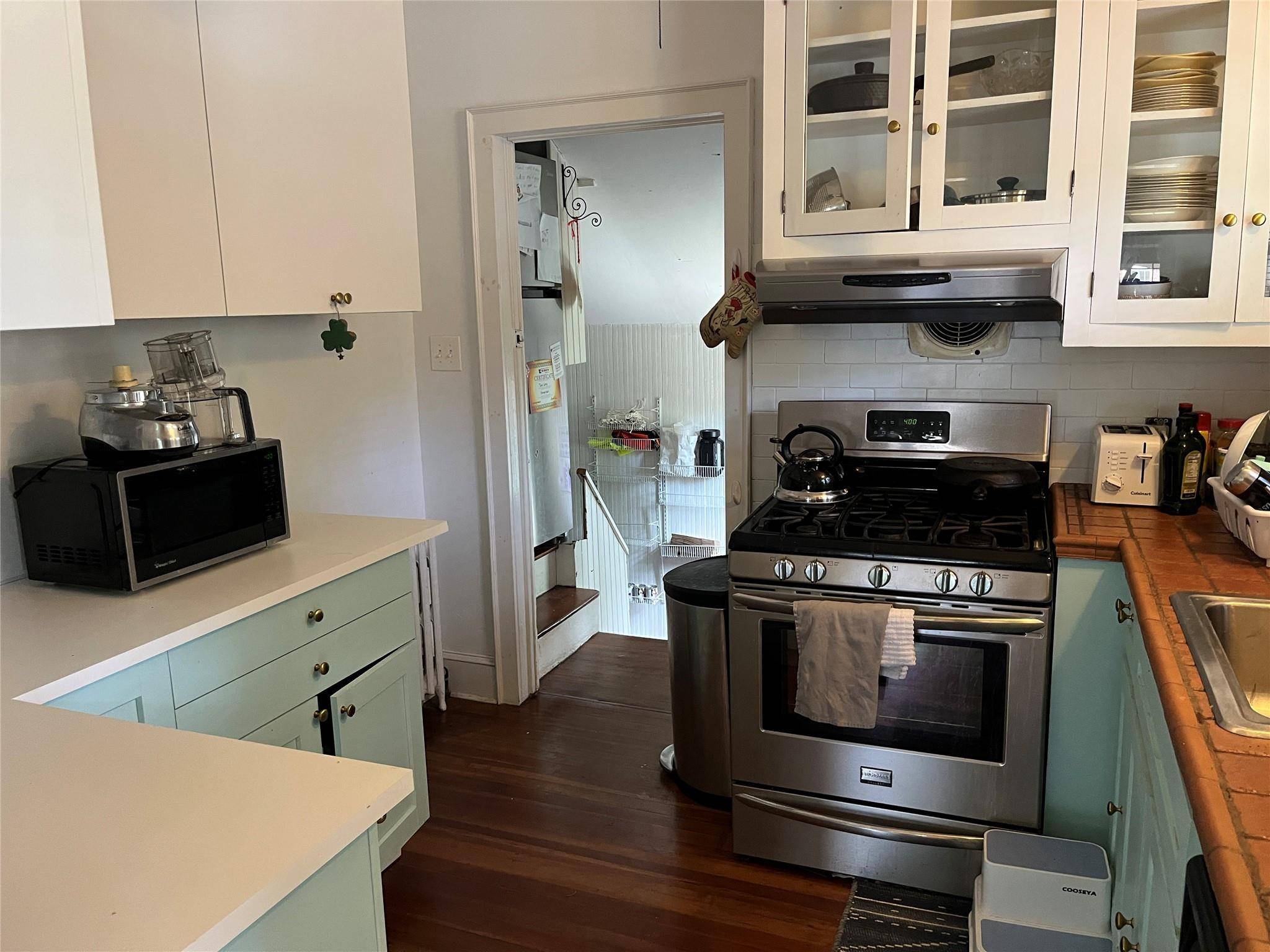 Huntington, NY 11743,25 Willow AVE