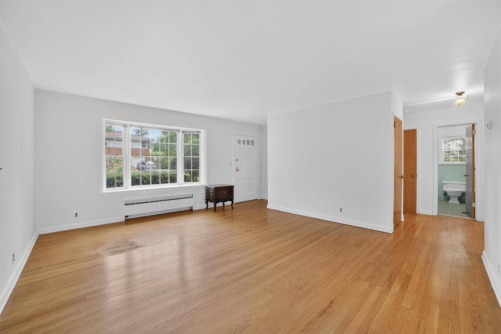 Yonkers, NY 10710,354 Grandview BLVD