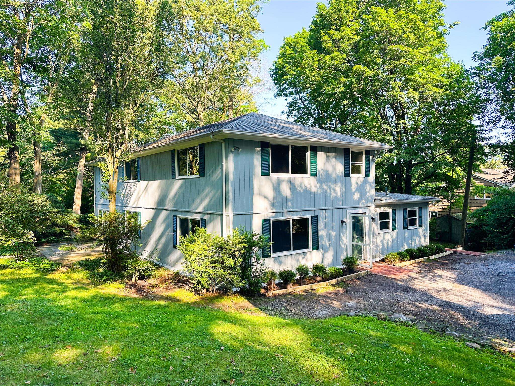 Oyster Bay Cove, NY 11771,49 Sandy Hill RD