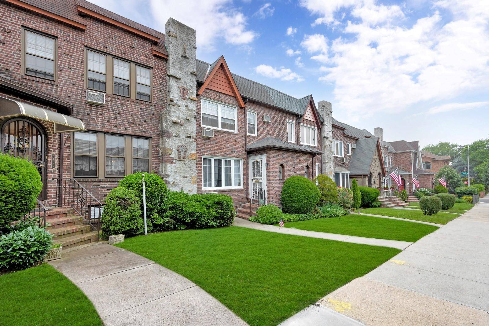 Middle Village, NY 11379,64-66 82nd PL