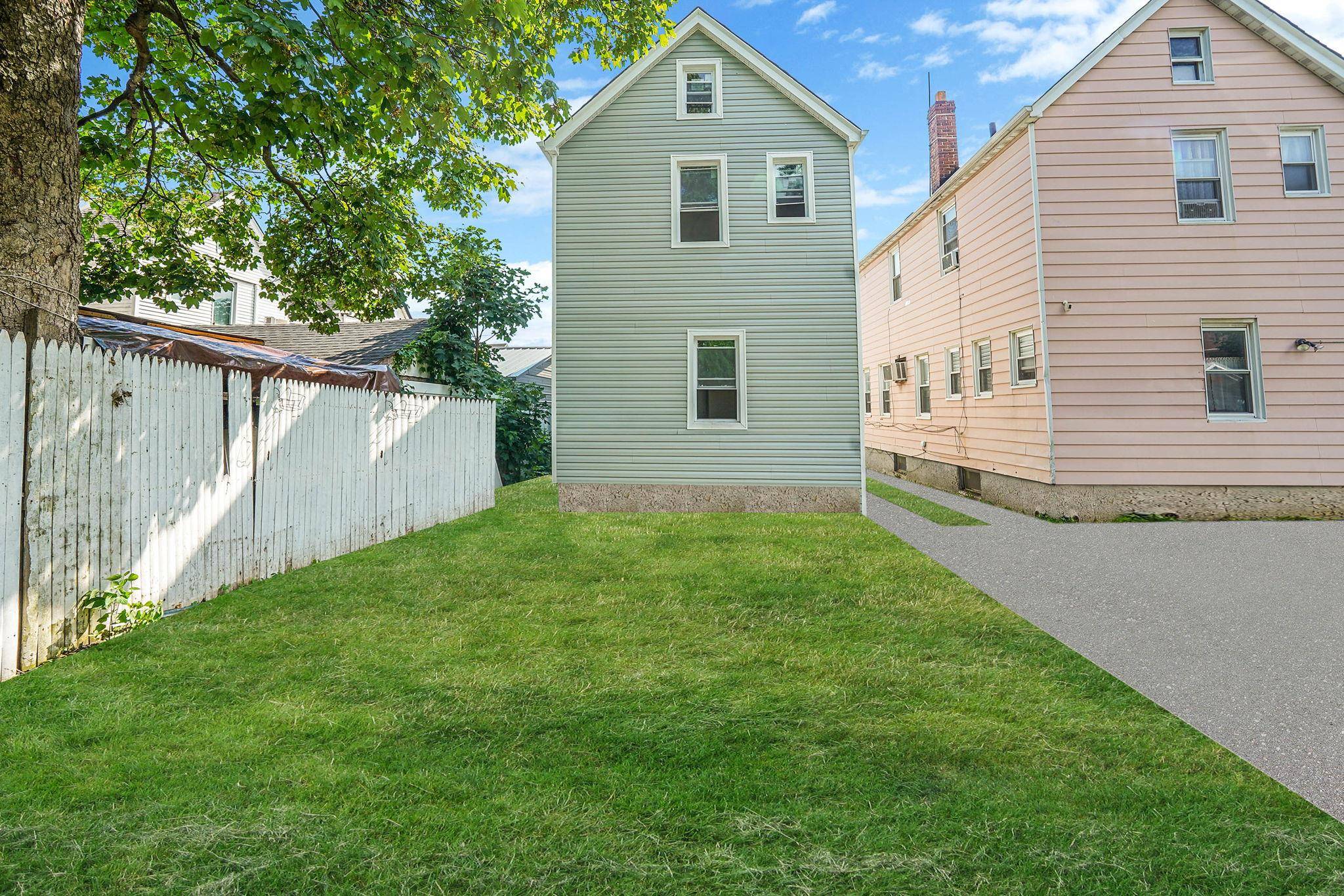 Jamaica, NY 11435,109-29 143rd ST