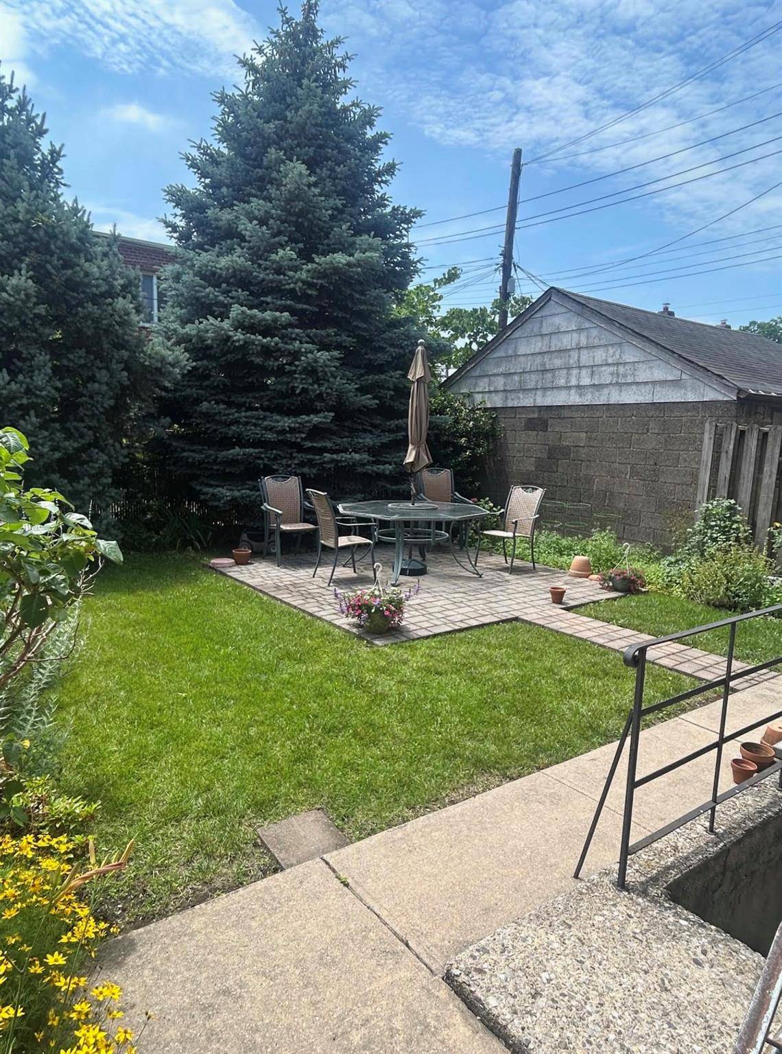 Middle Village, NY 11379,6404 78th ST