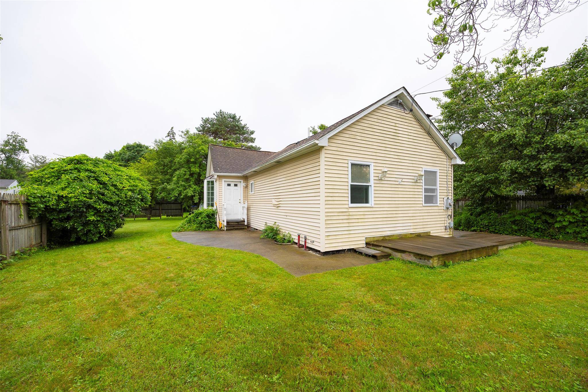 Red Hook, NY 12571,10 Tobacco LN