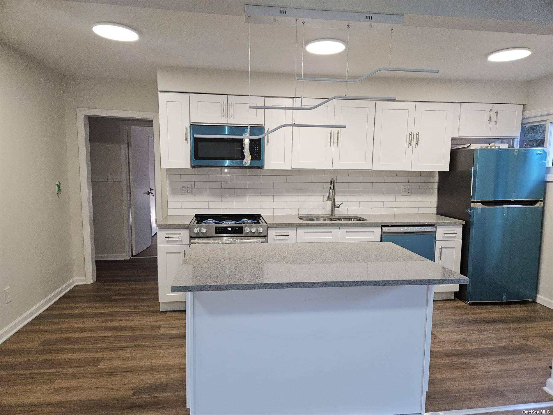 Queens Village, NY 11427,219-66 Peck AVE
