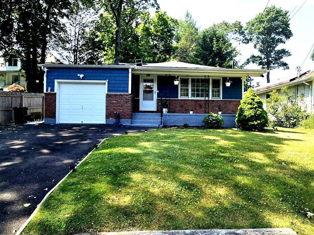 Huntington Station, NY 11746,27 Nichols RD