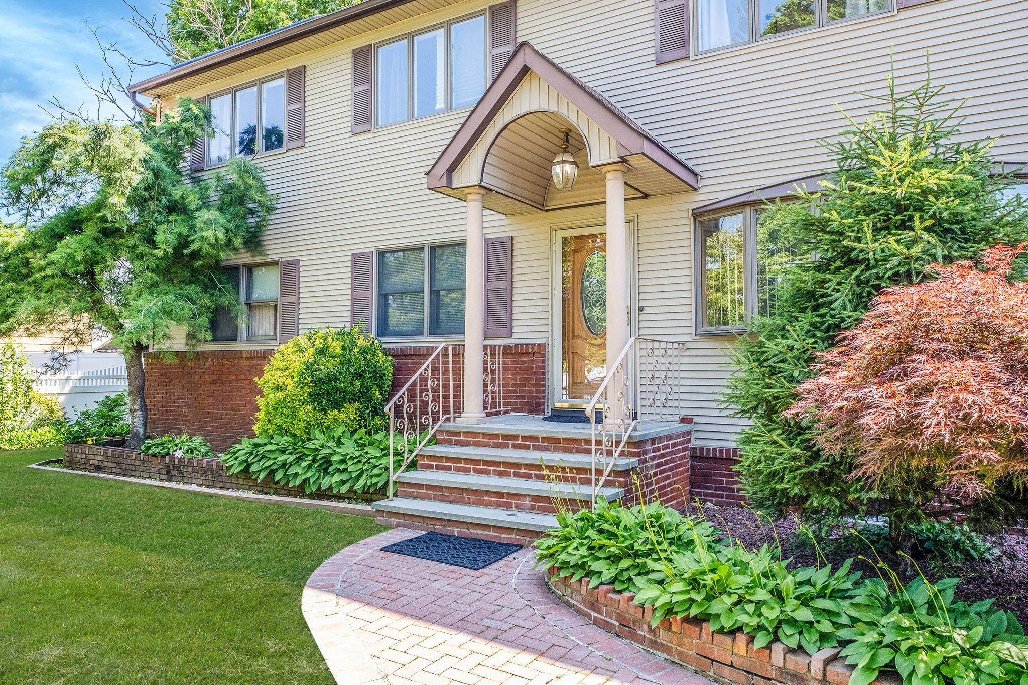 Deer Park, NY 11729,7 Patricia AVE