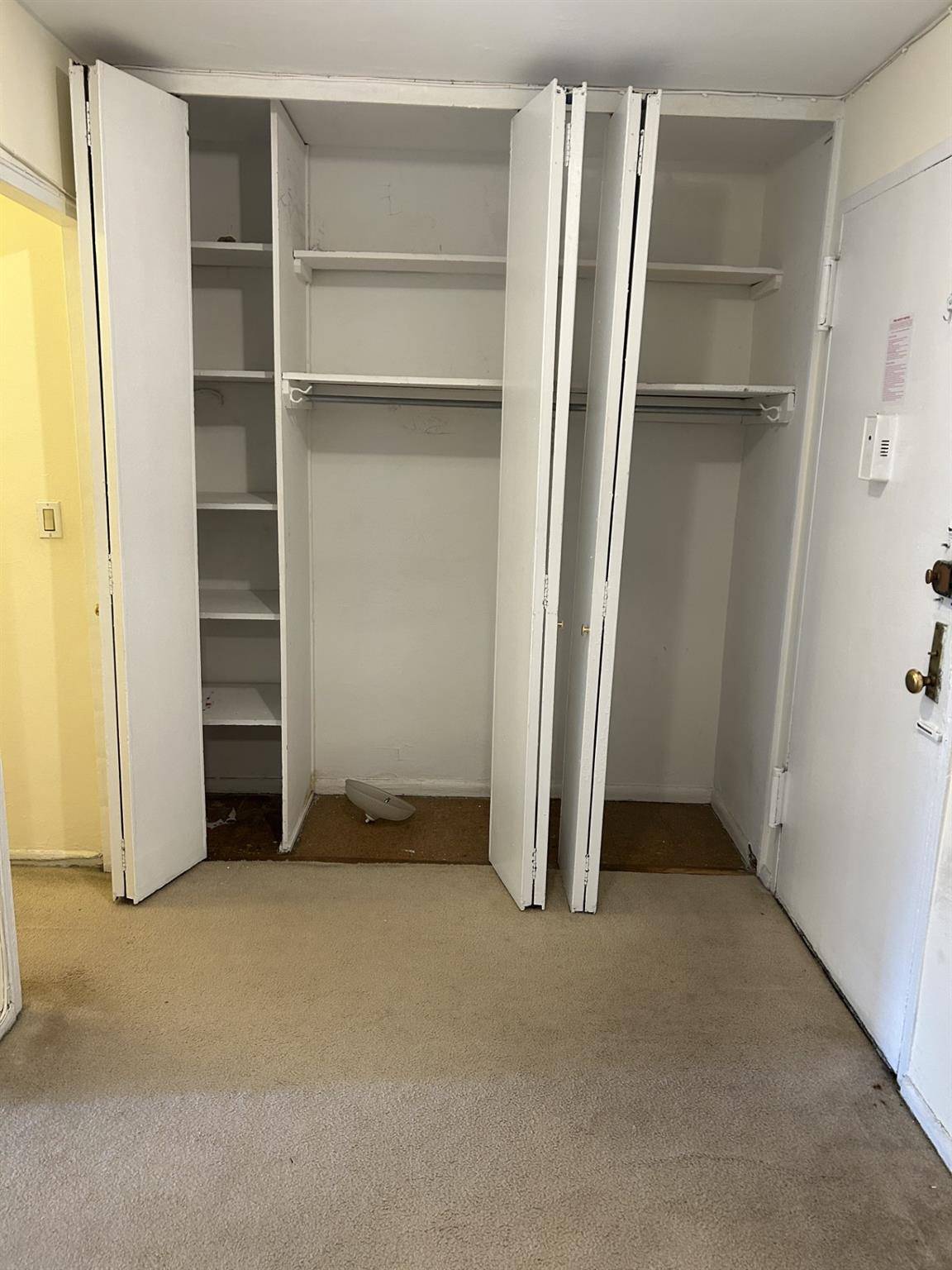 Elmhurst, NY 11373,81-11 45 AVE #3
