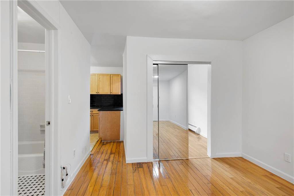 Rockaway Park, NY 11694,129 Beach 118 #2L