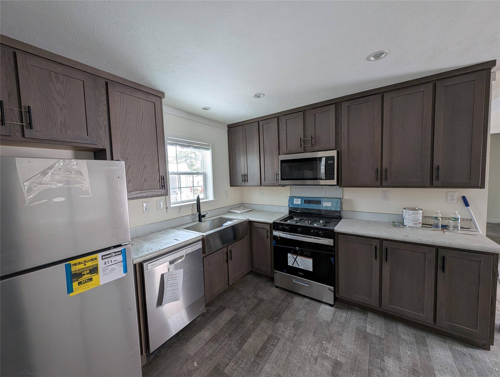 Wallkill, NY 12589,381 Forest Park (Ellen St)