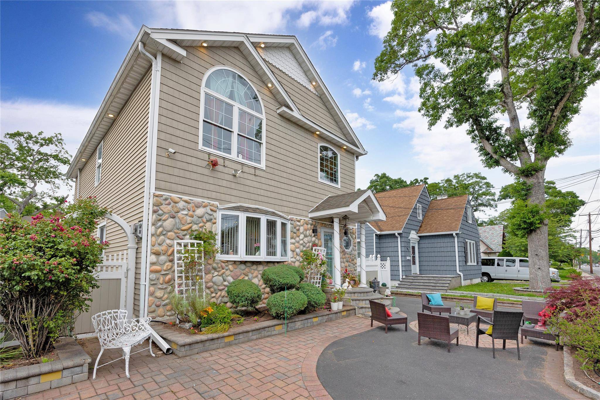 Farmingdale, NY 11735,189 Melville RD