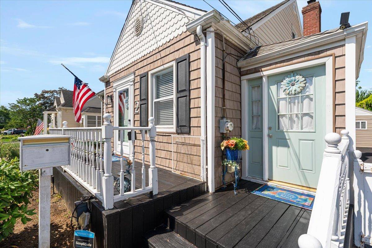 North Bellmore, NY 11710,2 Croydon DR