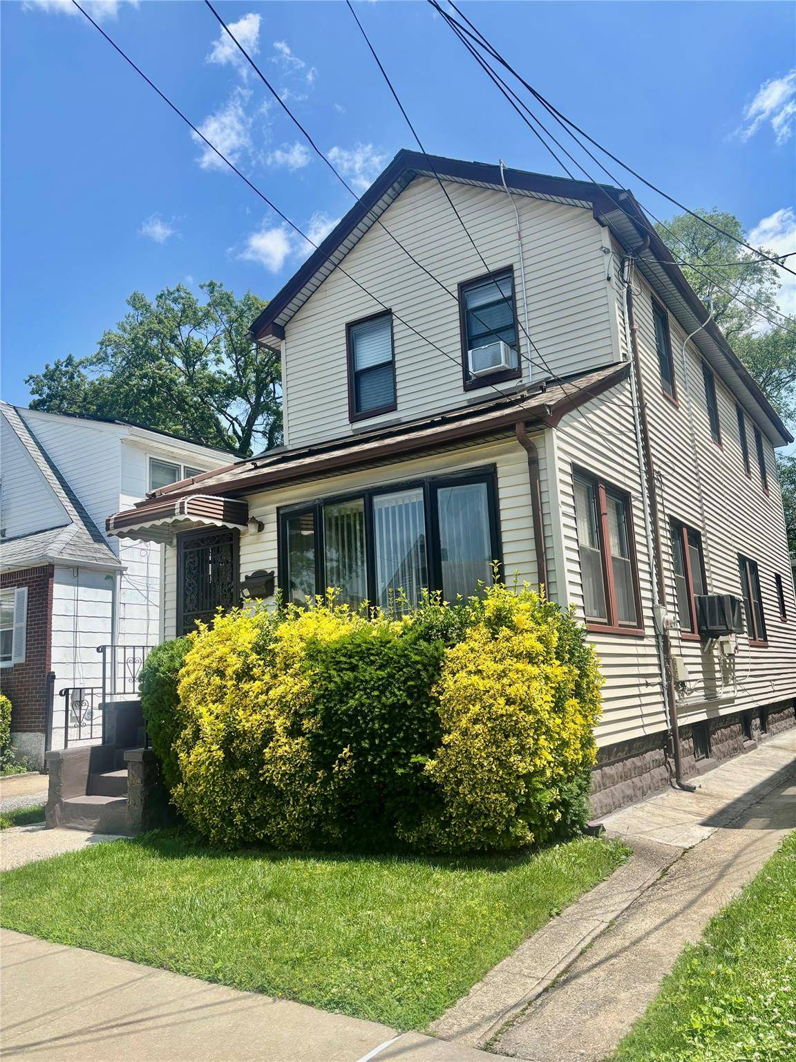 Jamaica, NY 11413,12133 Grayson ST