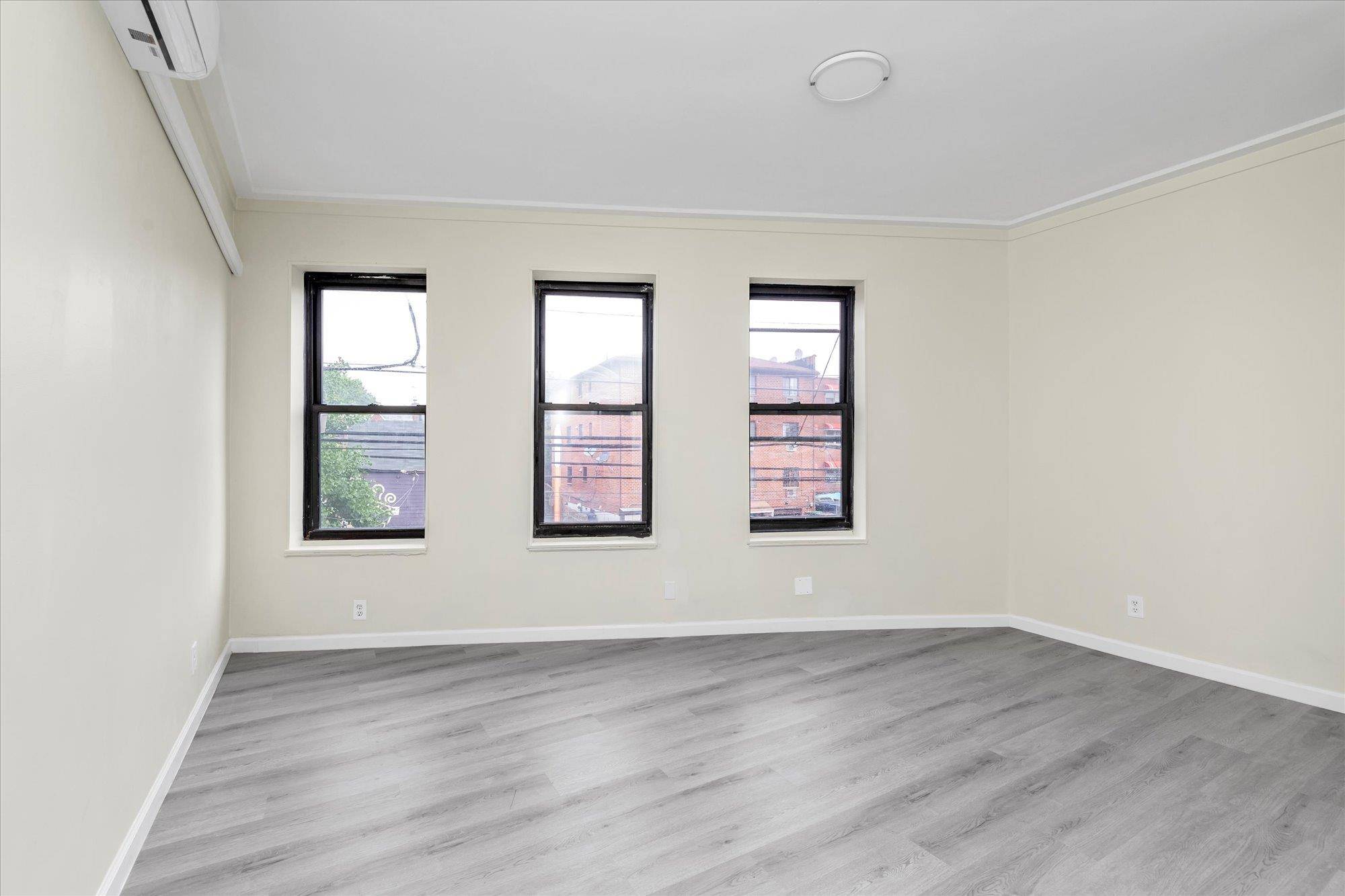 Elmhurst, NY 11373,94-14 Corona AVE